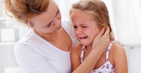 Πόνος στο αυτί του παιδιού: Τι μπορείτε να κάνετε
