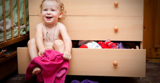 Πέντε συμβουλές για να αρχίσει το παιδί σας να ντύνεται μόνο του