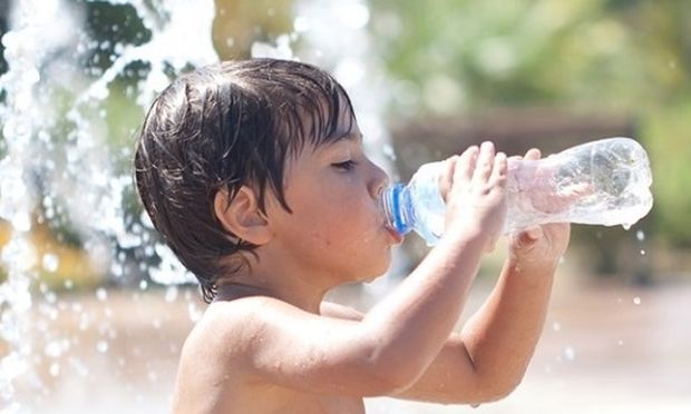 Πόσο νερό χρειάζονται τα παιδιά το καλοκαίρι;
